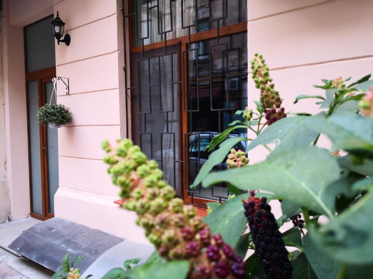 Затишні Апартаменти, Вулиця Дерибасівська, 13 Odessa Exterior foto