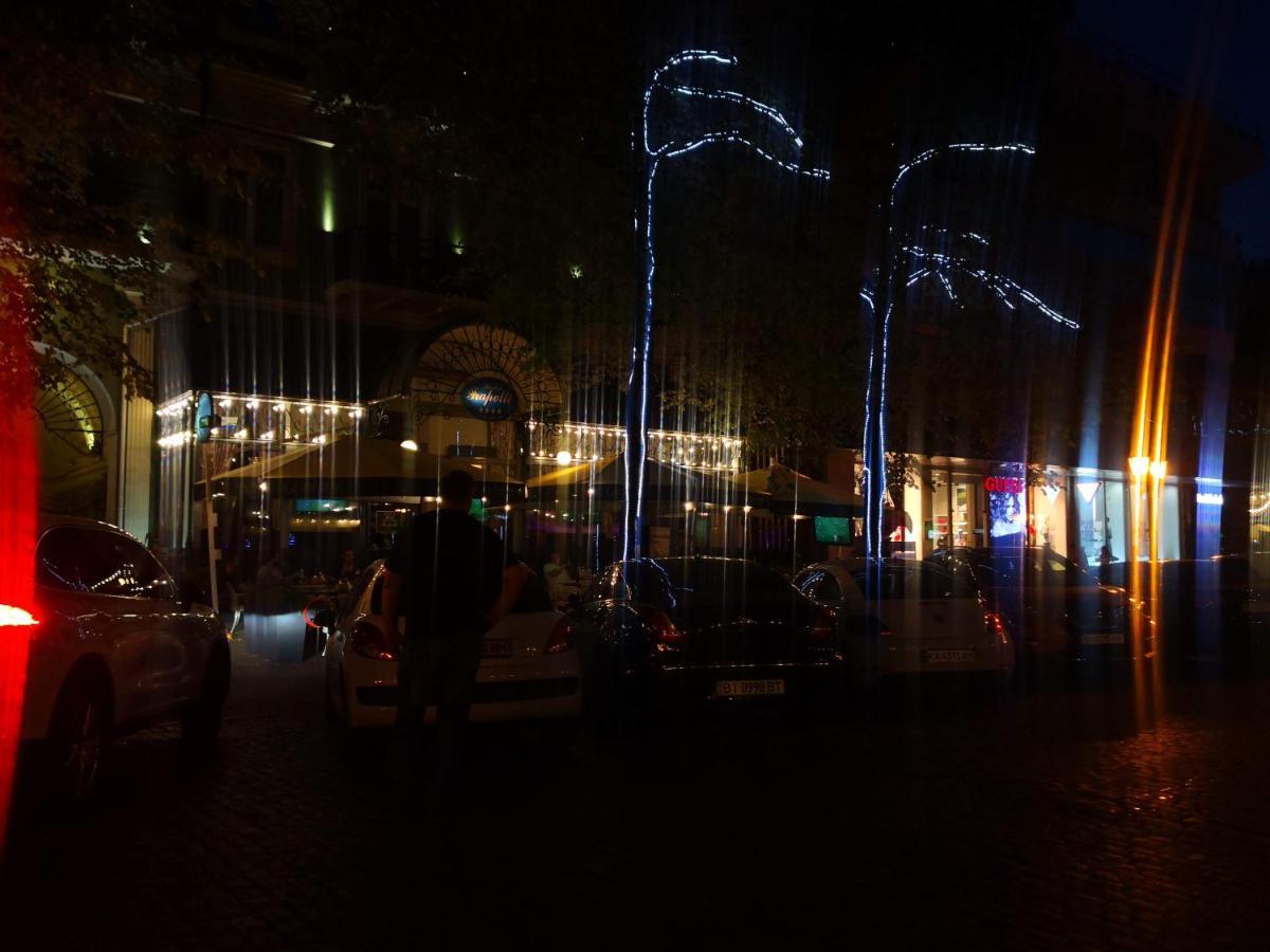 Затишні Апартаменти, Вулиця Дерибасівська, 13 Odessa Exterior foto