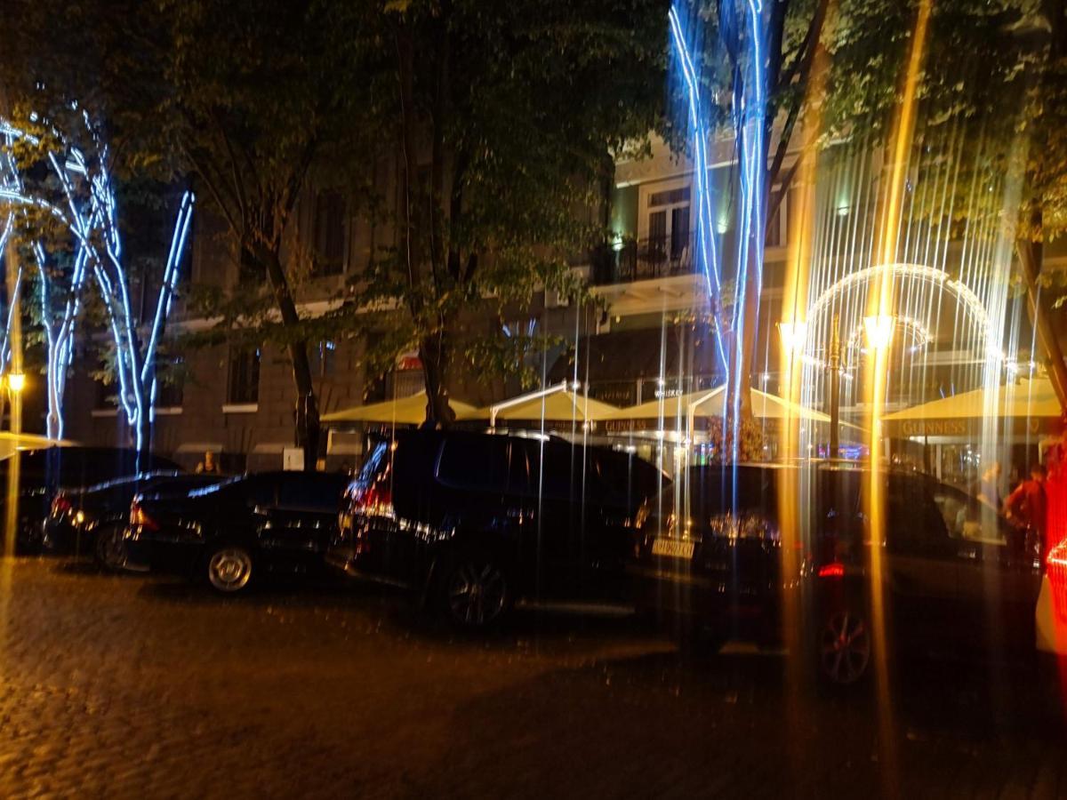 Затишні Апартаменти, Вулиця Дерибасівська, 13 Odessa Exterior foto